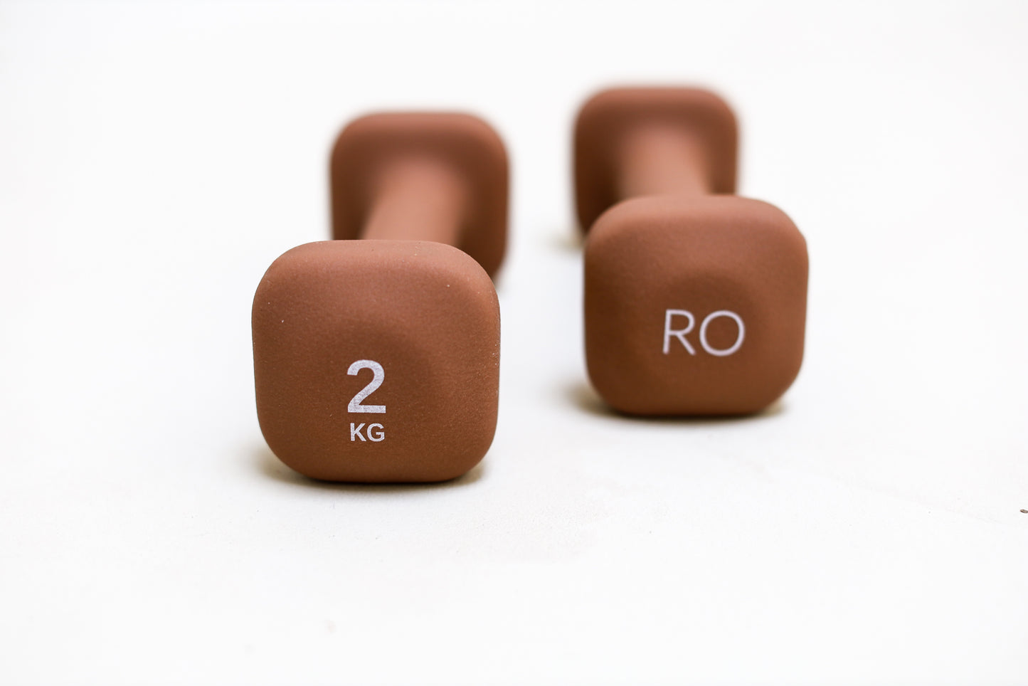 COMPLETE STUDIO FLOW BUNDLE: 0,5 kg ankelvægte + 2 kg håndvægte + elastik + Pilates sliders