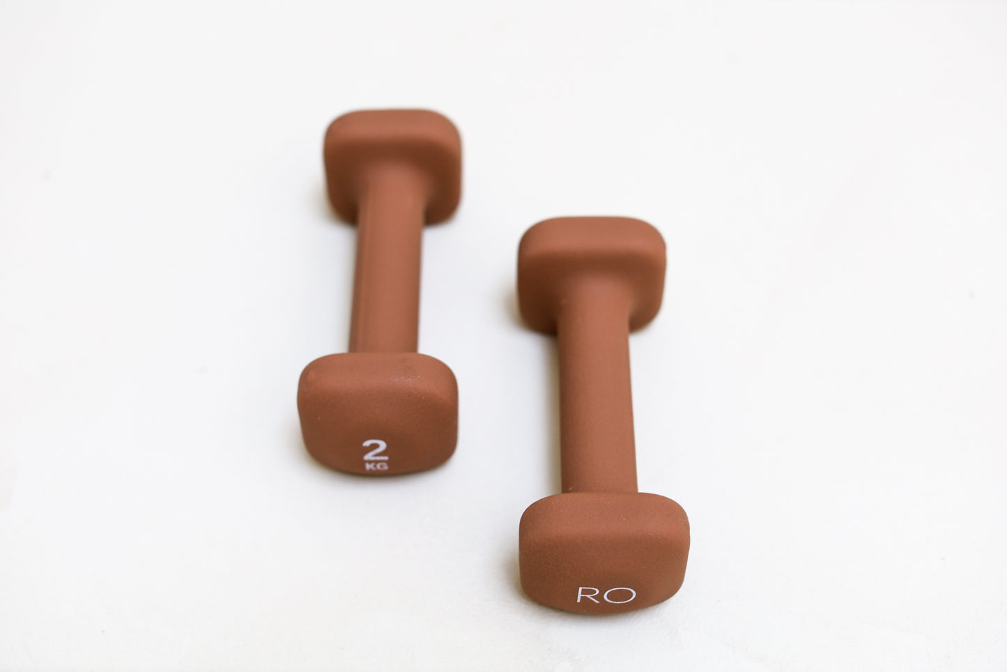 COMPLETE STUDIO FLOW BUNDLE: 0,5 kg ankelvægte + 2 kg håndvægte + elastik + Pilates sliders